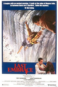 Meurtres en cascade (Last Embrace)